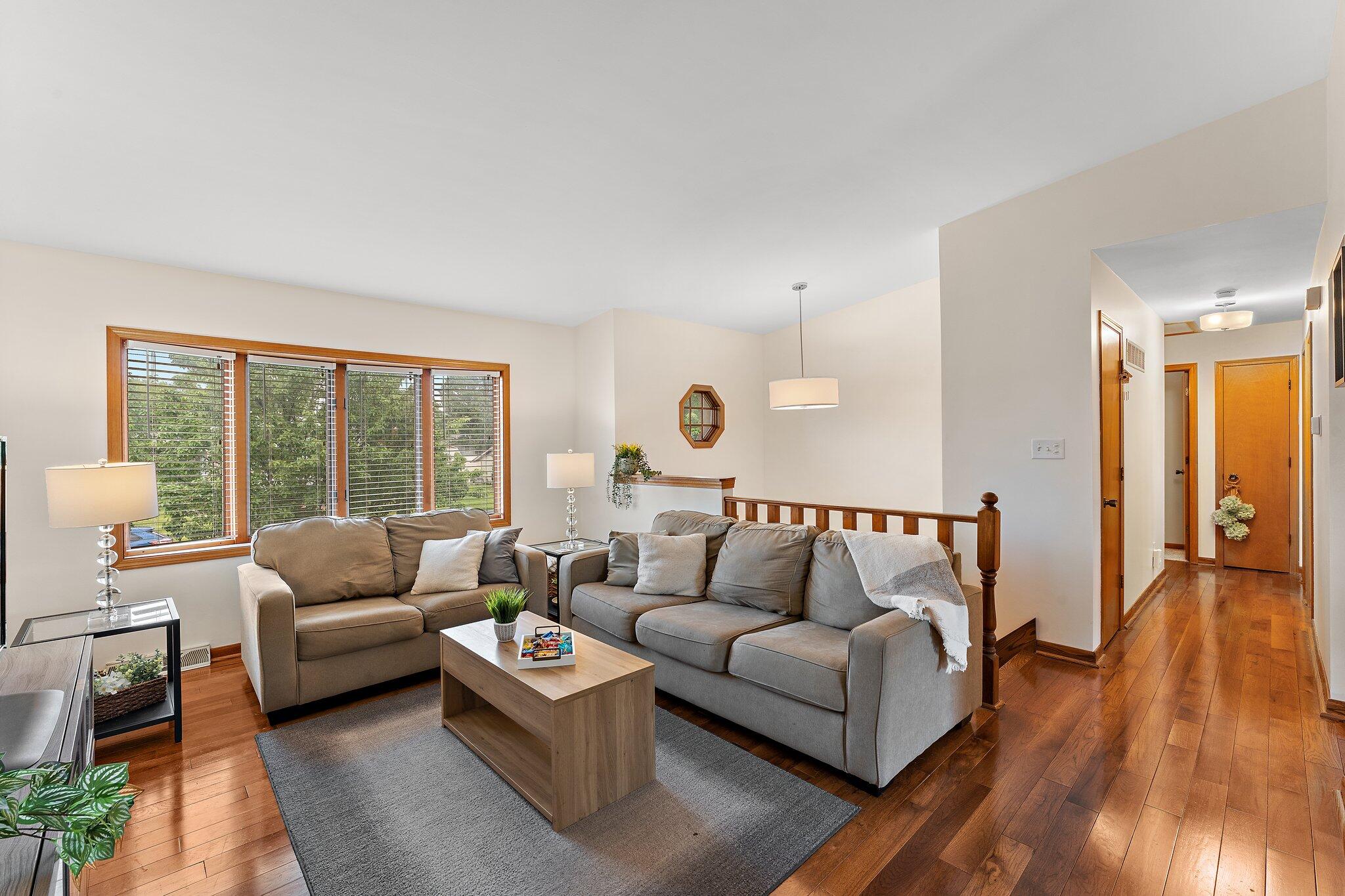 8676 Fulton Place Crown Point, IN 46307 - Photo 6 of 31 2048x1365