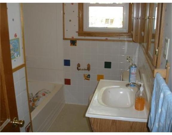 84 Homestead Road Holden, MA 01520 - Photo 10 of 13 Gallery Image 10