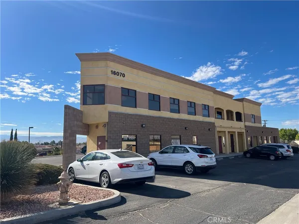 $2,028 | 16070 Tuscola Road, Unit 203, Apple Valley, CA 92307