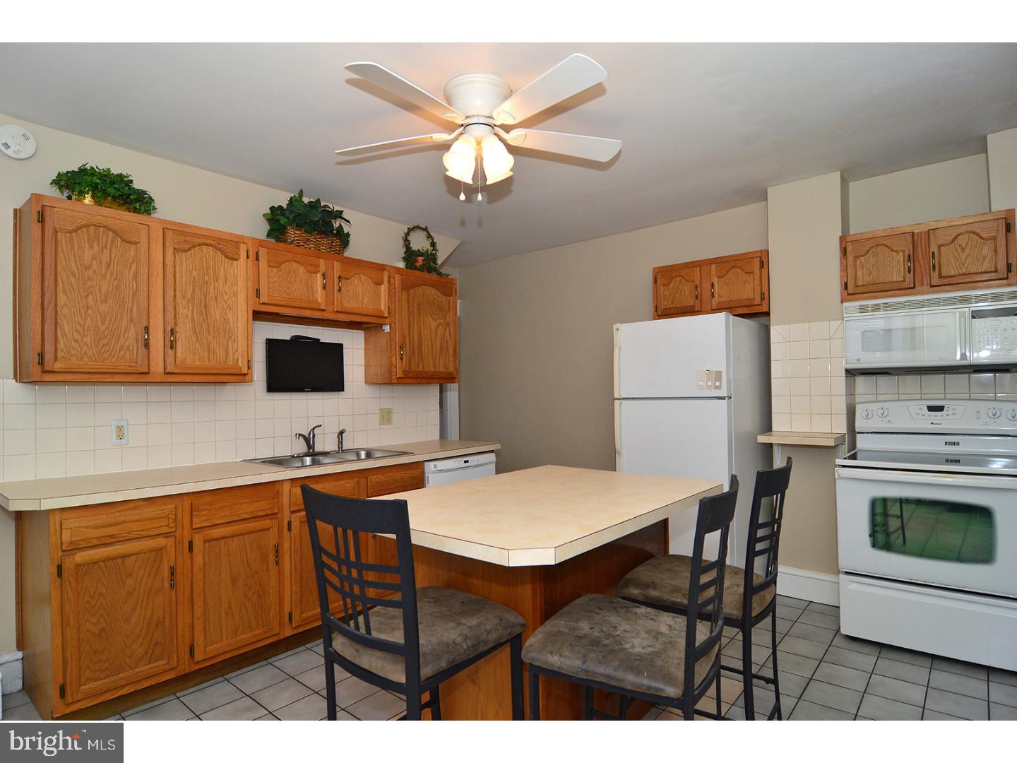 921 Fern Avenue Reading, PA 19607 - Photo 11 of 23