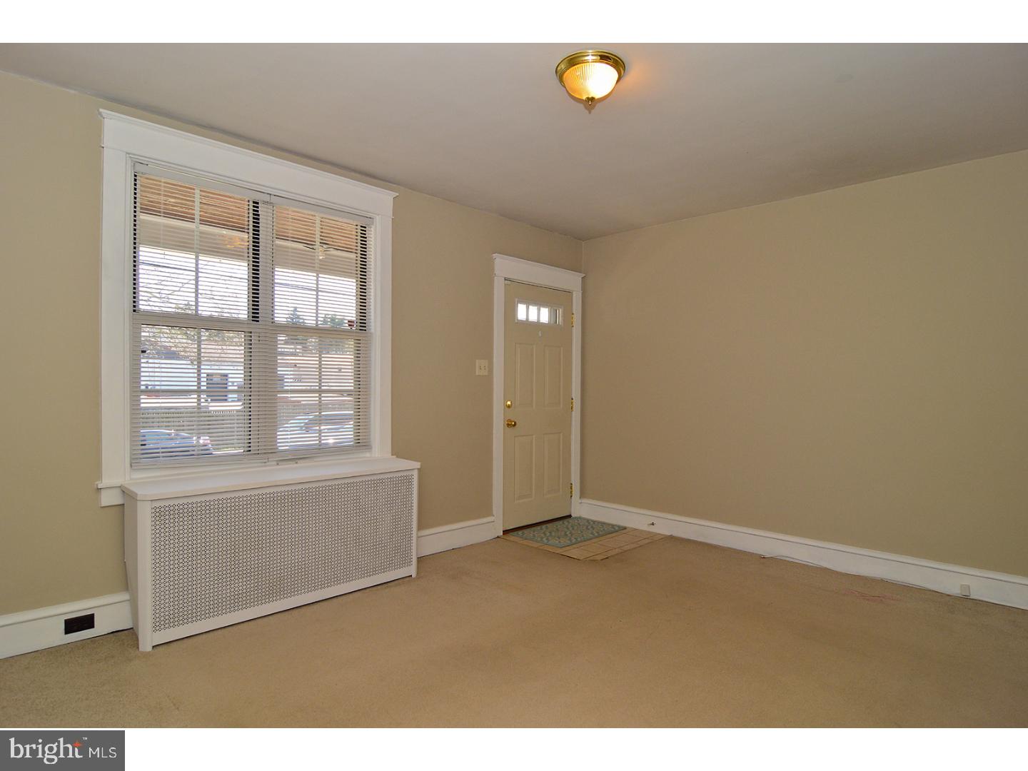 921 Fern Avenue Reading, PA 19607 - Photo 4 of 23