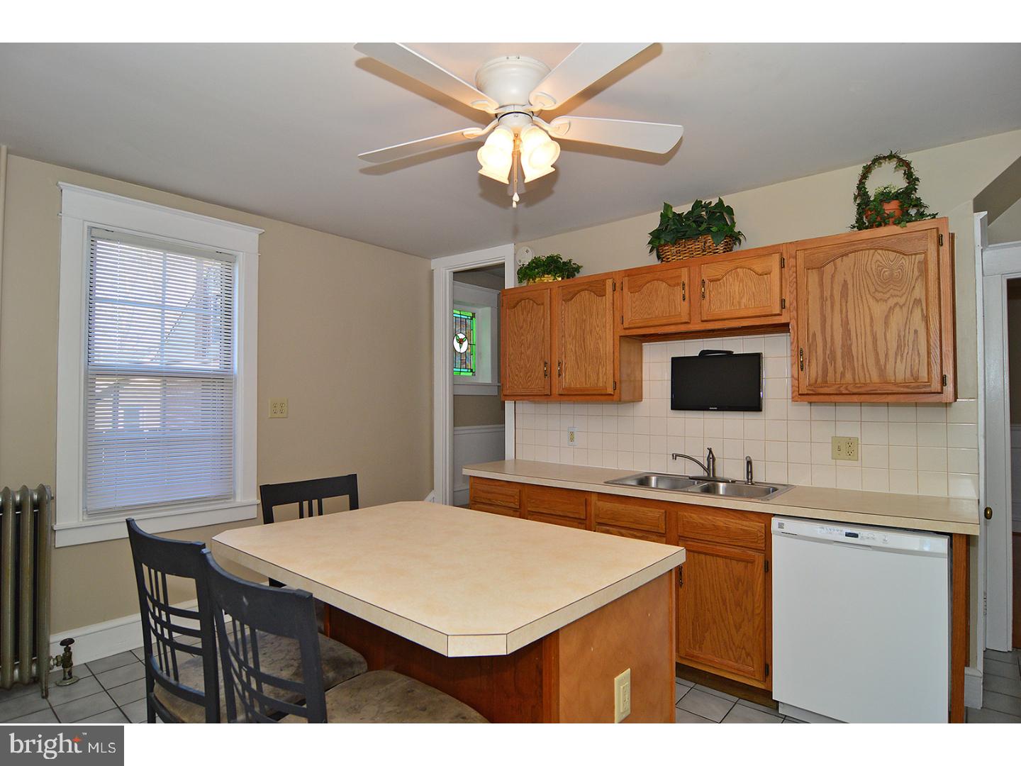 921 Fern Avenue Reading, PA 19607 - Photo 9 of 23