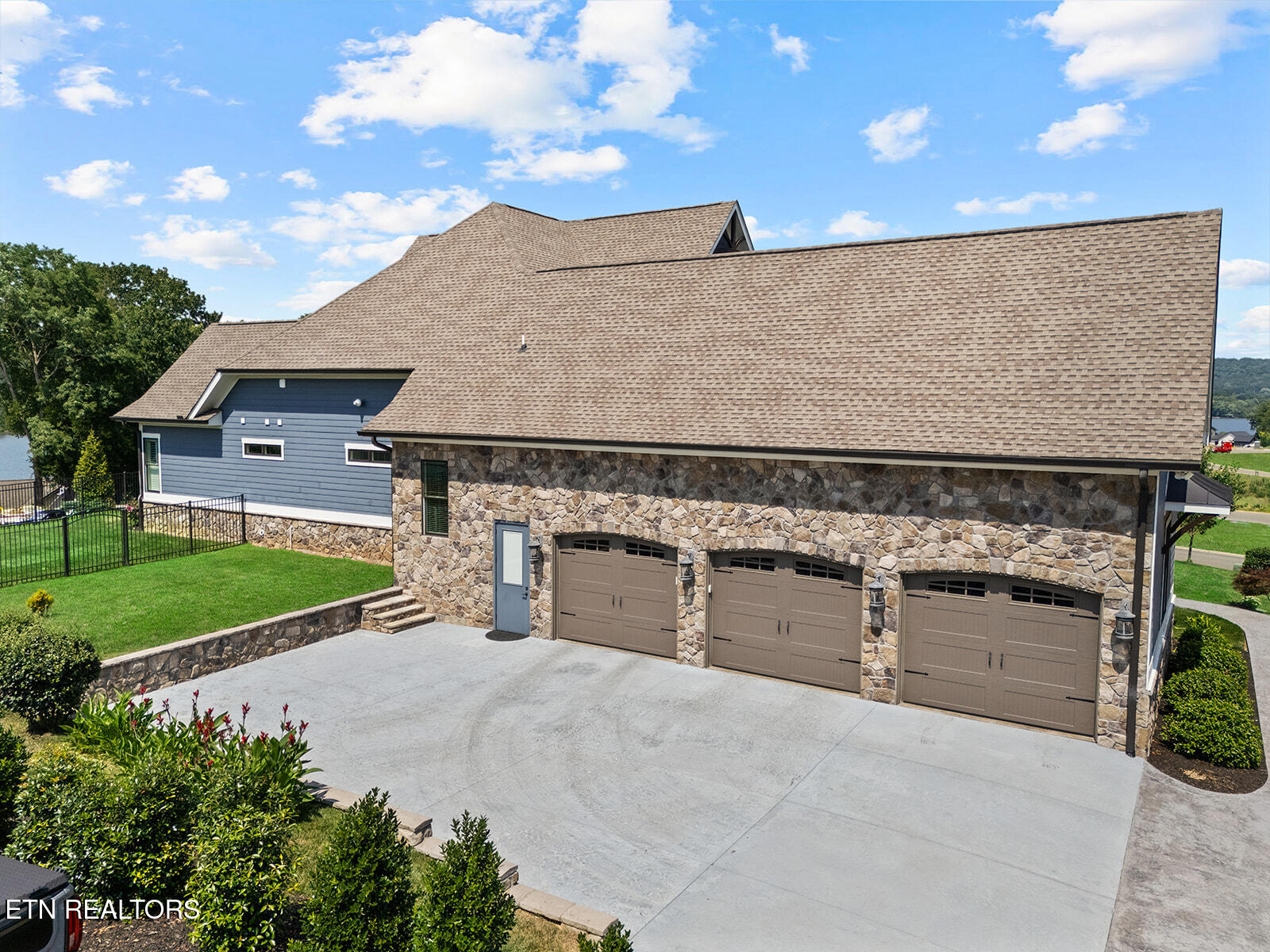 4395 Persimmon Ridge Loudon, TN 37774 - Photo 7 of 60 DJI_20250708034528_0260_D