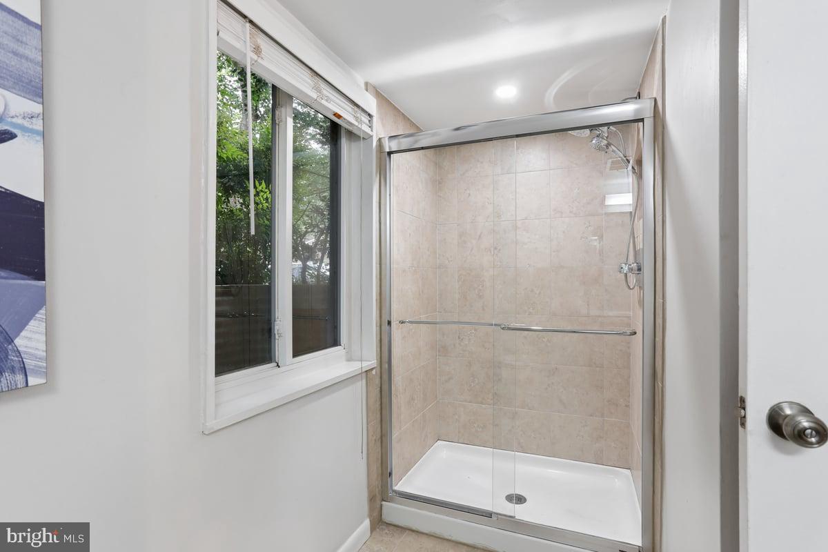 1527 Northgate Square Reston, VA 20190 - Photo 18 of 26