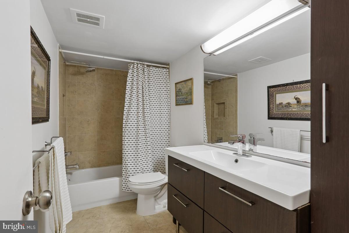 1527 Northgate Square Reston, VA 20190 - Photo 22 of 26