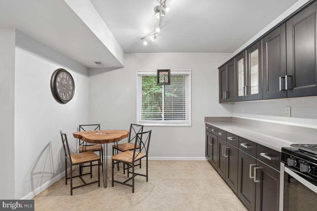 1527 Northgate Square Reston, VA 20190 - Photo 5 of 26