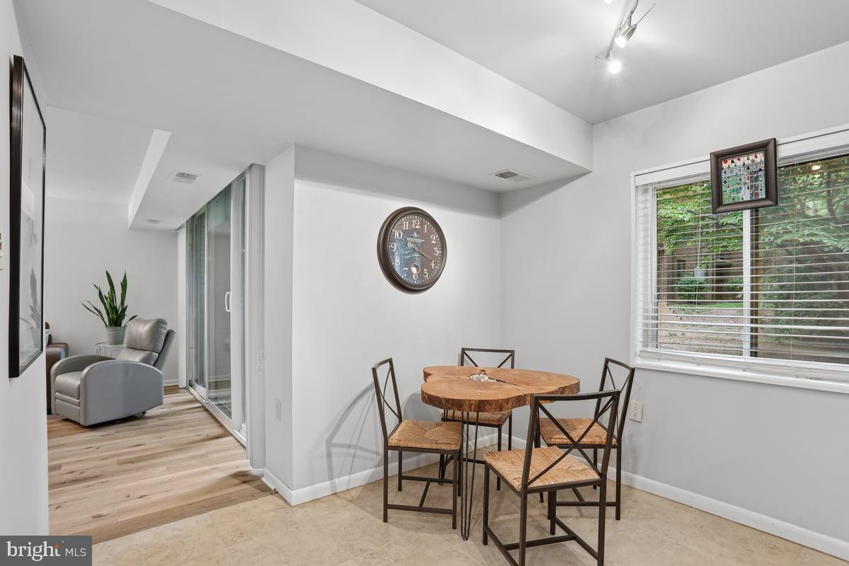 1527 Northgate Square Reston, VA 20190 - Photo 6 of 26