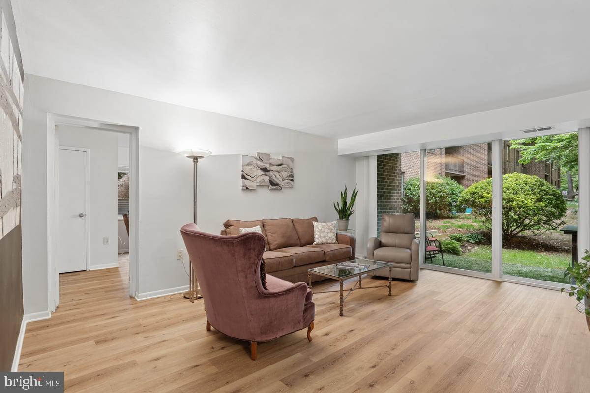 1527 Northgate Square Reston, VA 20190 - Photo 10 of 26