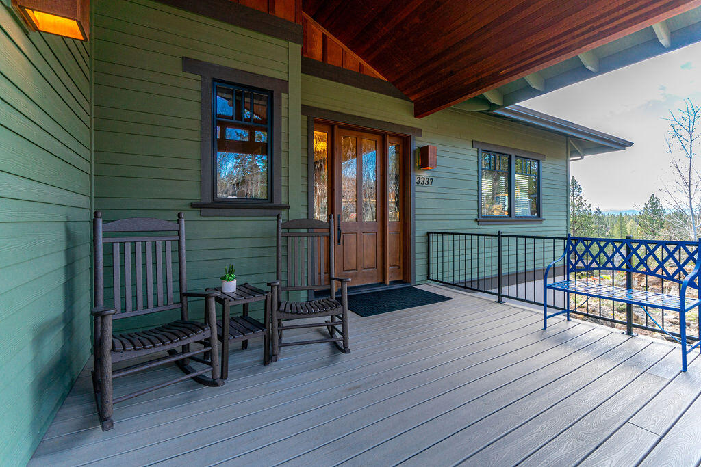 3337 Northwest Shevlin Ridge Bend, OR 97703 - Photo 3 of 40 RileyVisuals-9