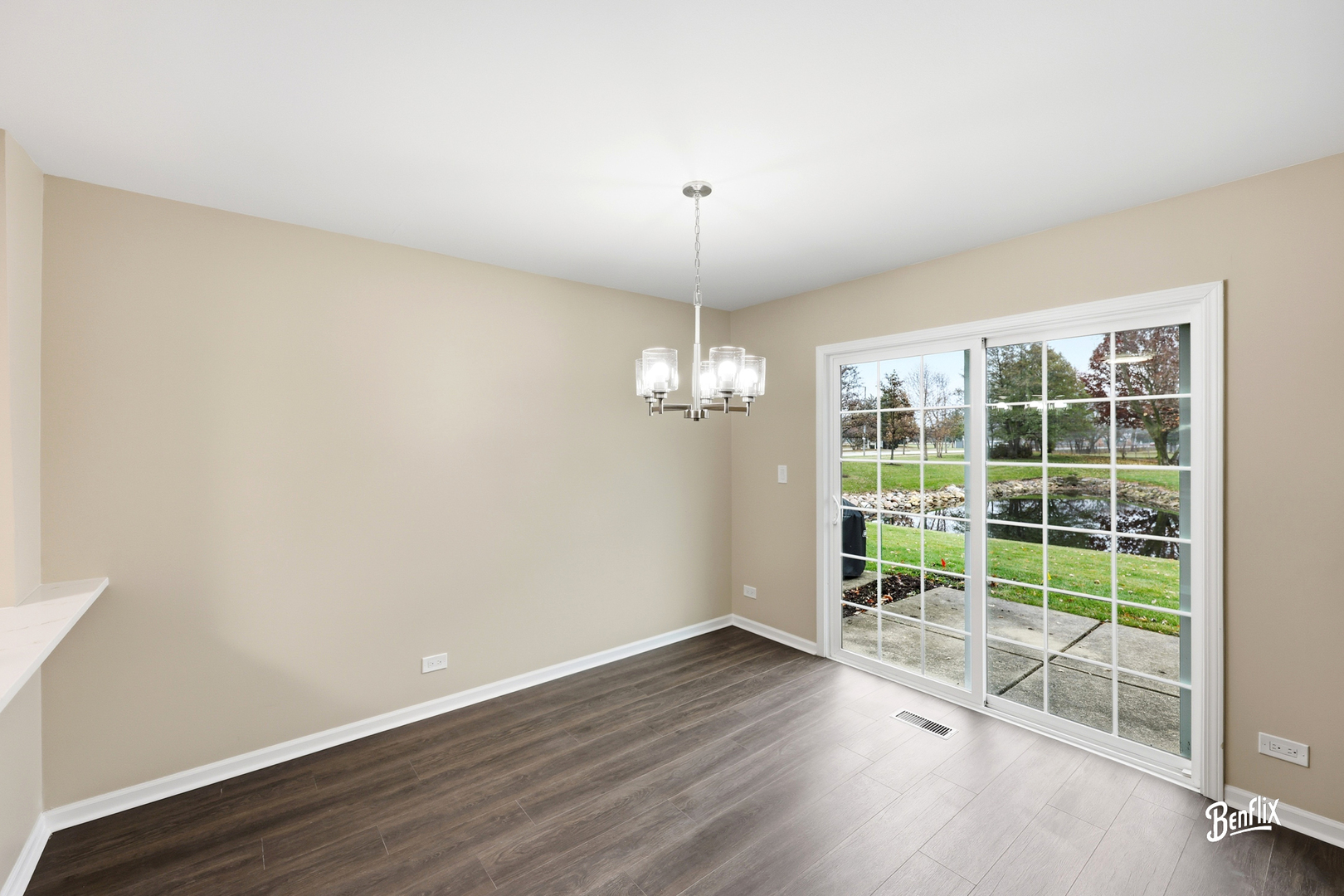 728 Old Checker Road Buffalo Grove, IL 60089 - Photo 8 of 22 Gallery Image 8