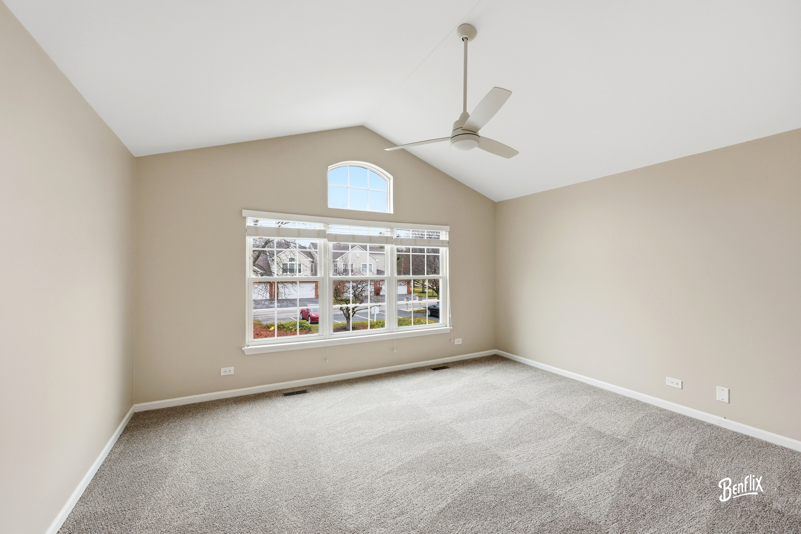 728 Old Checker Road Buffalo Grove, IL 60089 - Photo 9 of 22 Gallery Image 9