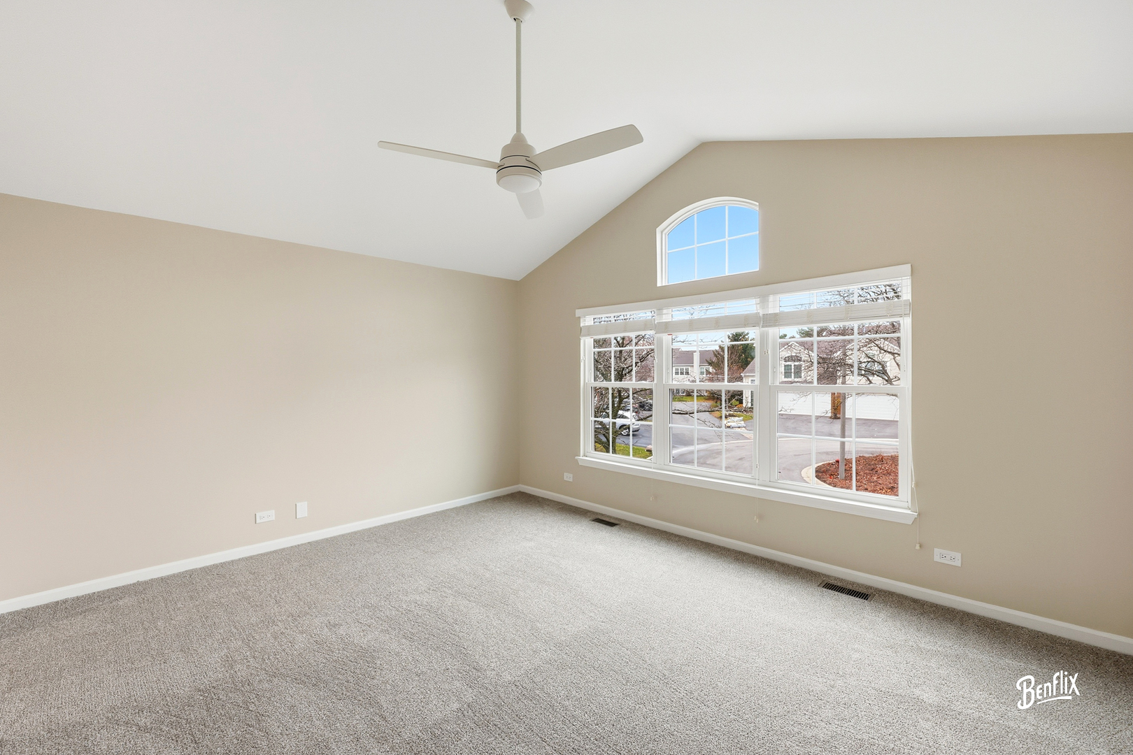 728 Old Checker Road Buffalo Grove, IL 60089 - Photo 10 of 22 Gallery Image 10