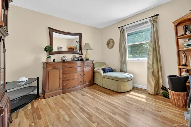 $950,000 | 99 Spencer Drive, New Rochelle, NY 10801