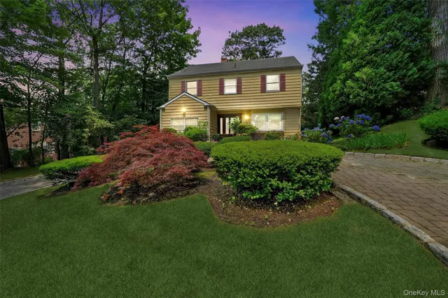 $950,000 | 99 Spencer Drive, New Rochelle, NY 10801