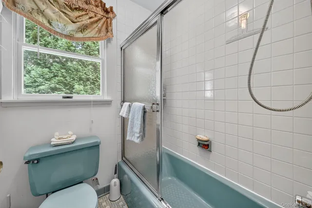 $950,000 | 99 Spencer Drive, New Rochelle, NY 10801