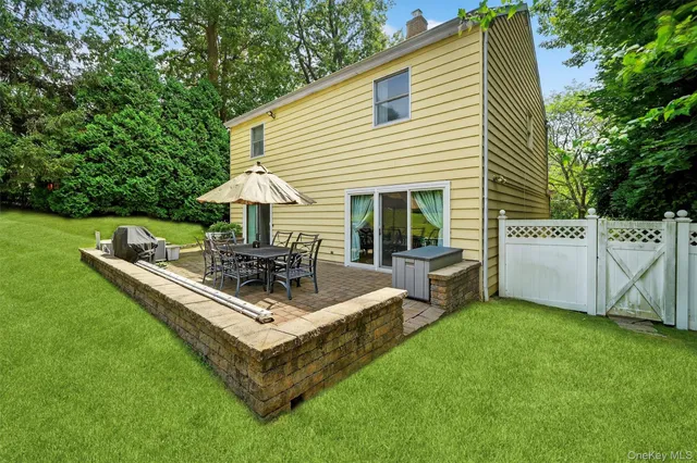 $950,000 | 99 Spencer Drive, New Rochelle, NY 10801