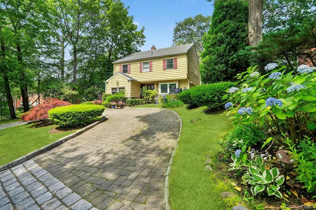 $950,000 | 99 Spencer Drive, New Rochelle, NY 10801