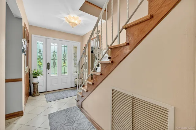 $950,000 | 99 Spencer Drive, New Rochelle, NY 10801