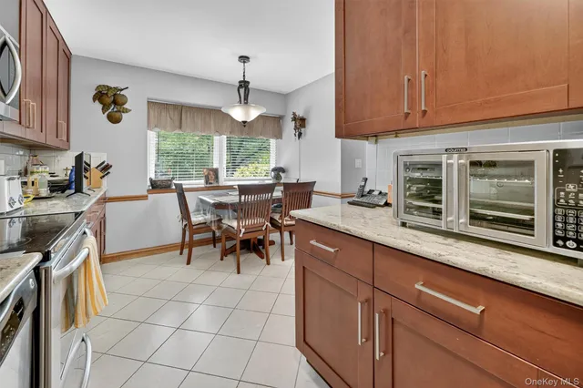 $950,000 | 99 Spencer Drive, New Rochelle, NY 10801