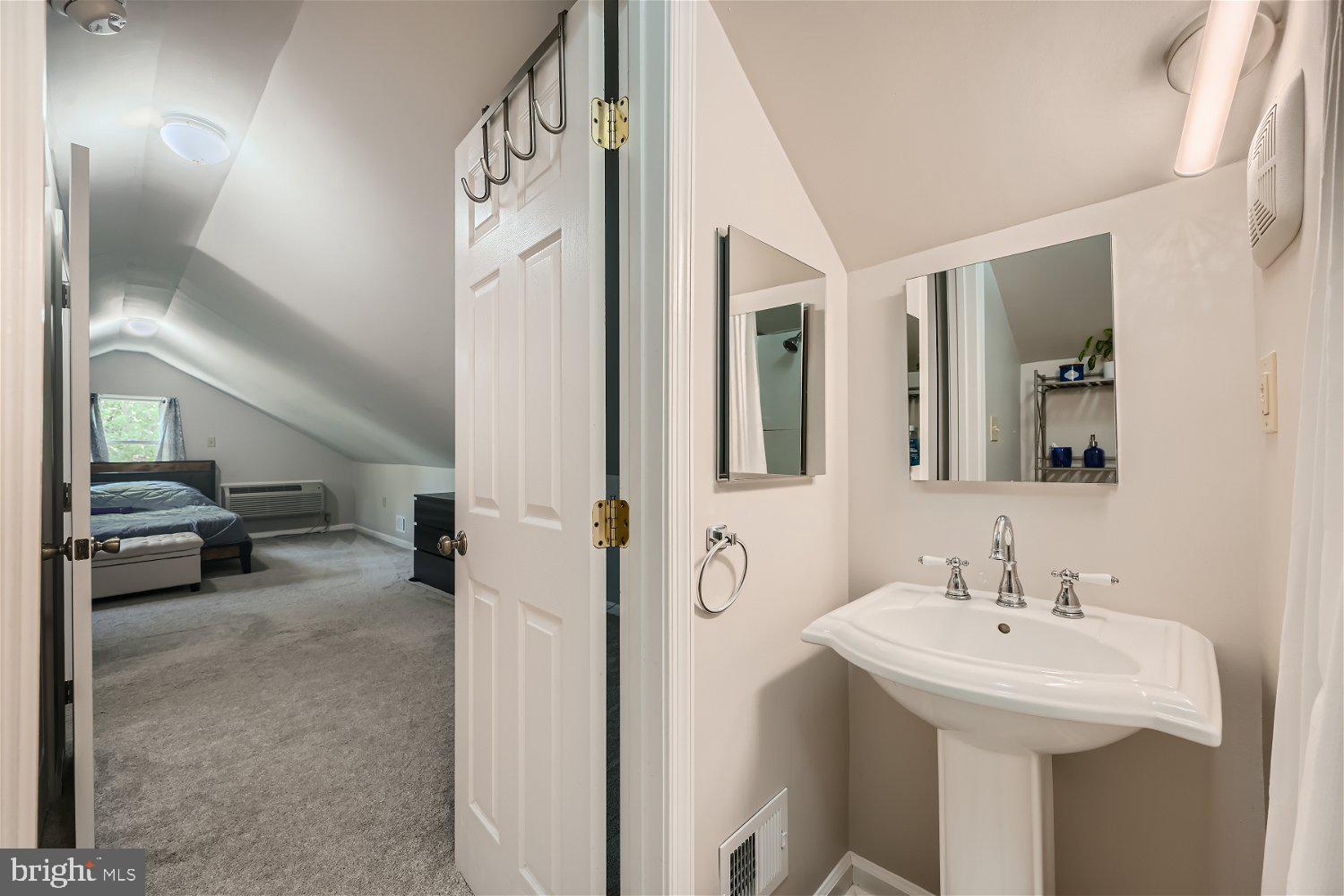 1777 Simms Lane Hanover, MD 21076 - Photo 19 of 29 Upper level Bedroom #3 Full Bath
