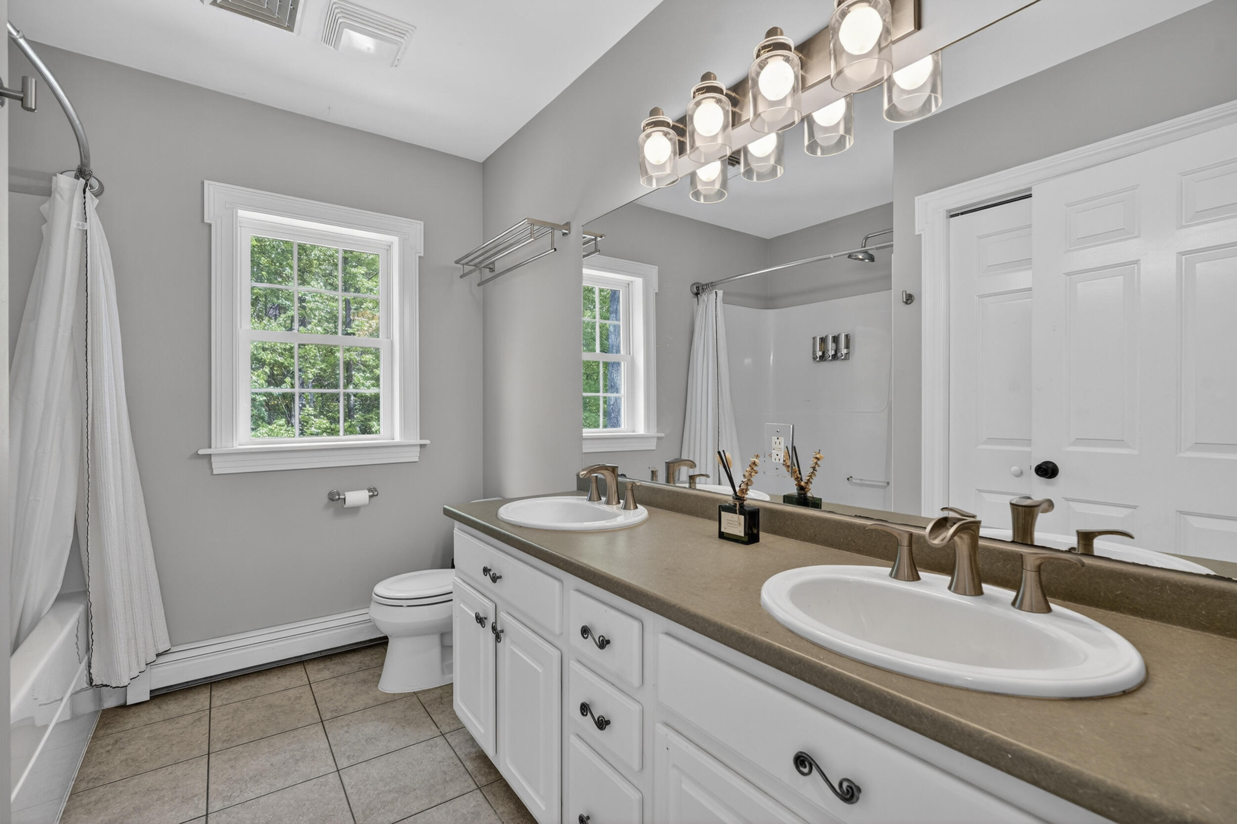 33 Taywood Road Auburn, ME 04210 - Photo 47 of 75 2nd floor bath