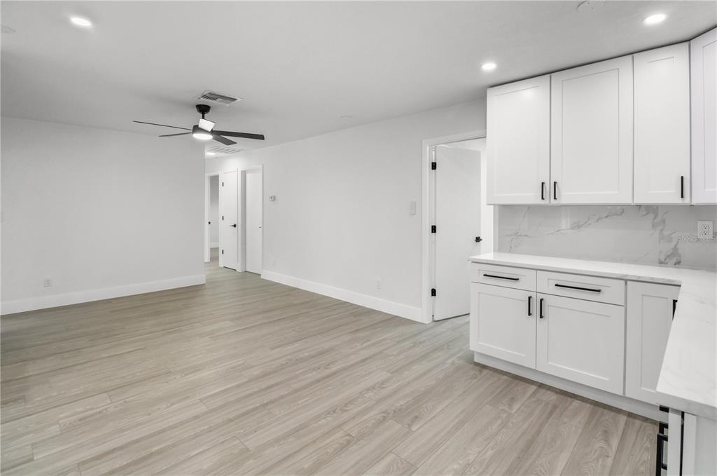 11492 93rd Street Largo, FL 33773 - Photo 14 of 37 a view of a kitchen with electric appliances