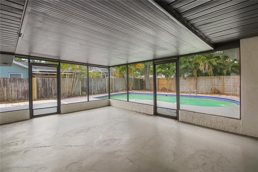 11492 93rd Street Largo, FL 33773 - Photo 27 of 37 a view of a backyard