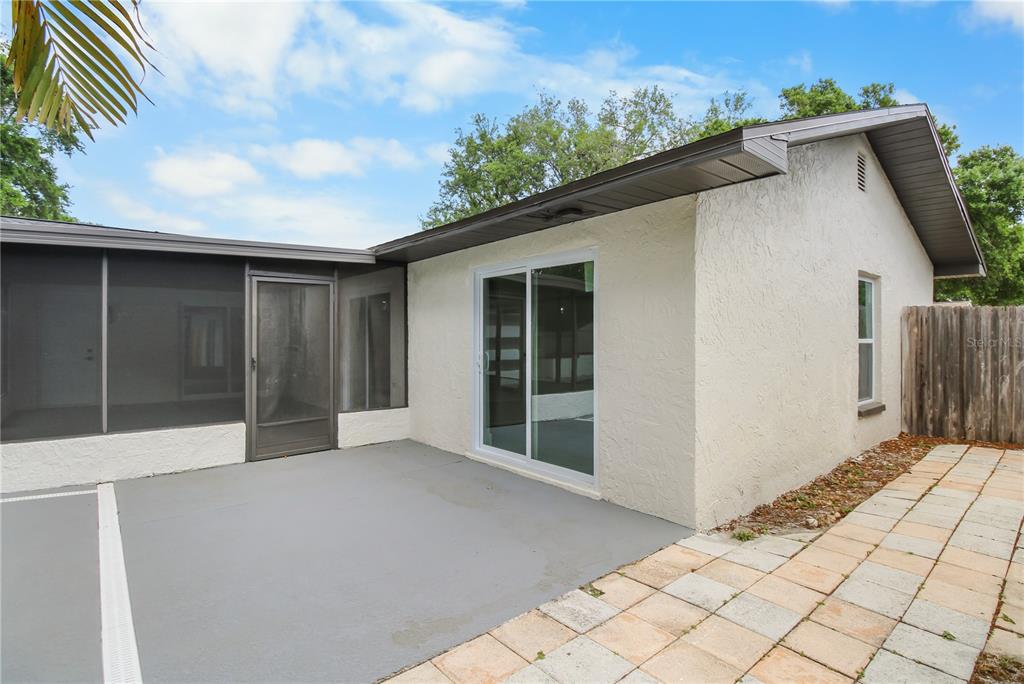 11492 93rd Street Largo, FL 33773 - Photo 30 of 37 a view of backyard with cabin