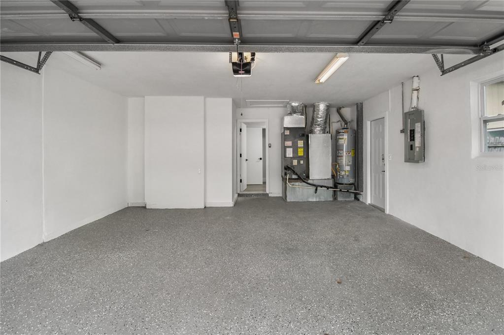 11492 93rd Street Largo, FL 33773 - Photo 37 of 37 a view of a room with gym equipment