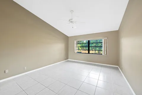 $525,000 | 6053 Petaluma Drive, Boca Raton, FL 33433