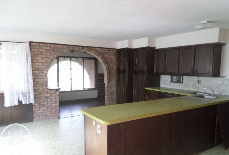 2371 28 Mile Road Washington, MI 48094 - Photo 4 of 37 Kitchen