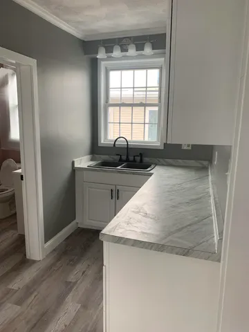 $2,200 | 104 Pine Street, Unit 6, Nashua, NH 03060