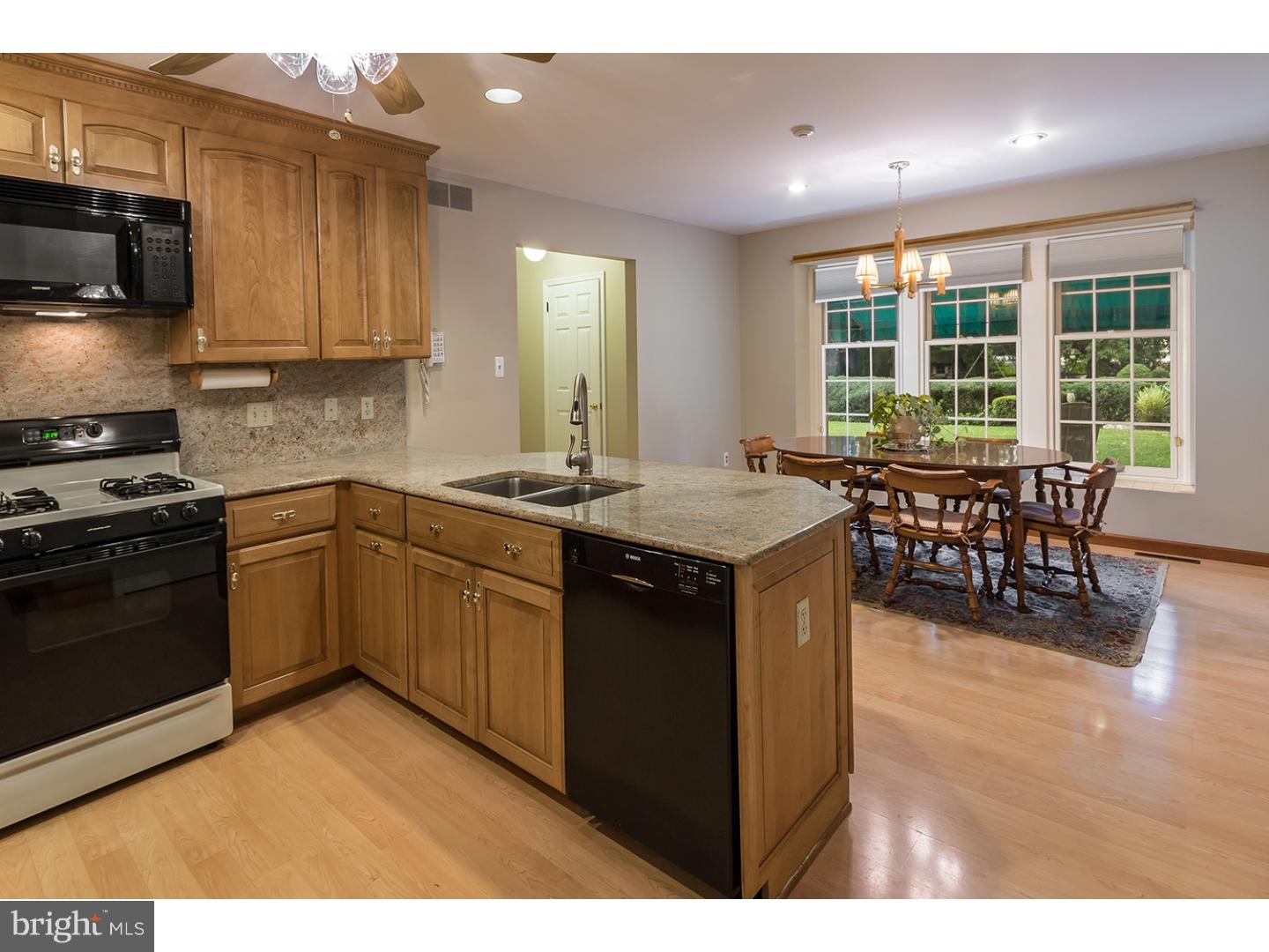 576 Sentinel Road Moorestown, NJ 08057 - Photo 4 of 25