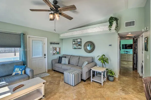 $980,000 | 6501 Calle De Viajero, Marathon, FL 33050