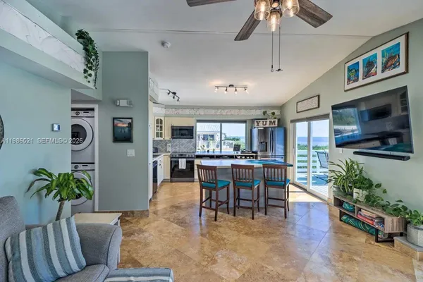 $980,000 | 6501 Calle De Viajero, Marathon, FL 33050