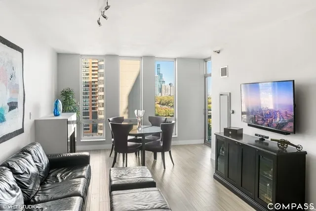 $2,350 | 1250 South Michigan Avenue, Unit 1303, Chicago, IL 60605