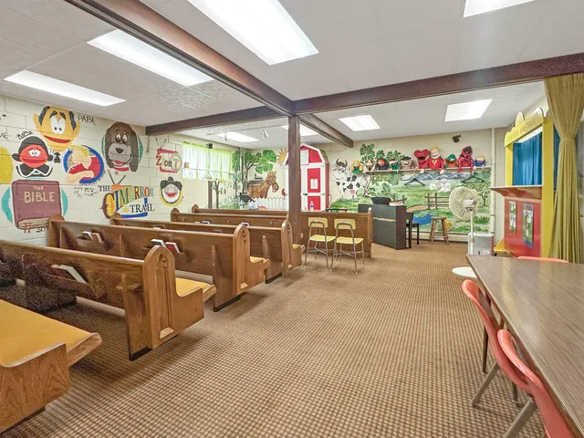 $225,000 | 1216 10th Street, Marinette, WI 54143