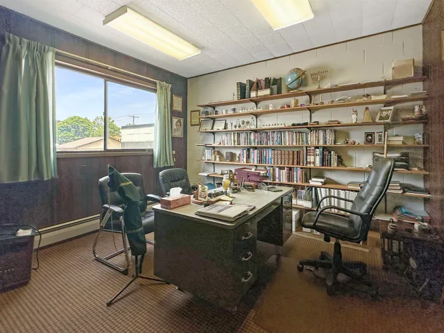 $225,000 | 1216 10th Street, Marinette, WI 54143