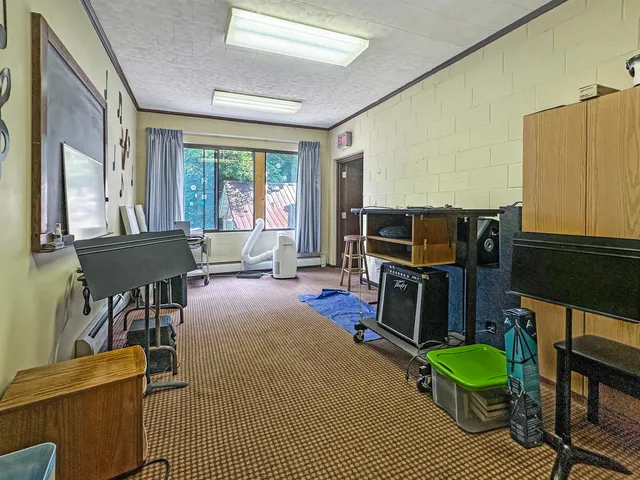 $225,000 | 1216 10th Street, Marinette, WI 54143