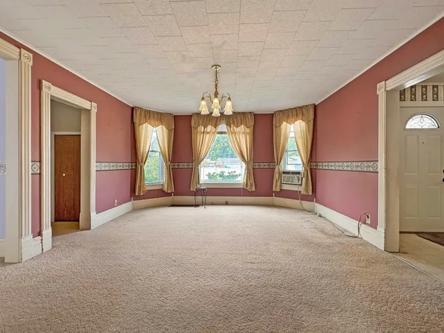 $225,000 | 1216 10th Street, Marinette, WI 54143