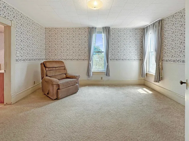 $225,000 | 1216 10th Street, Marinette, WI 54143