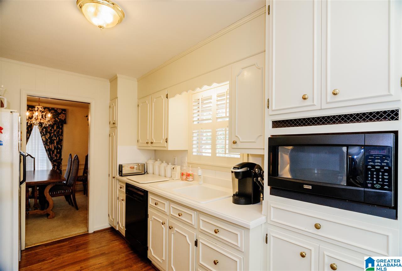 1329 Sumar Road Birmingham, AL 35213 - Photo 9 of 34