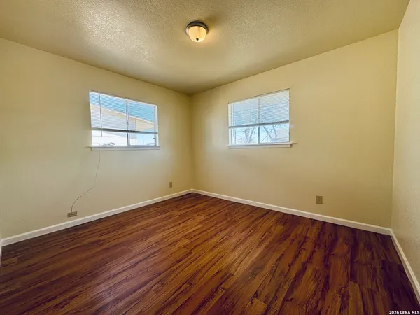 $1,400 | 1077 Valley Forge, Schertz, TX 78154