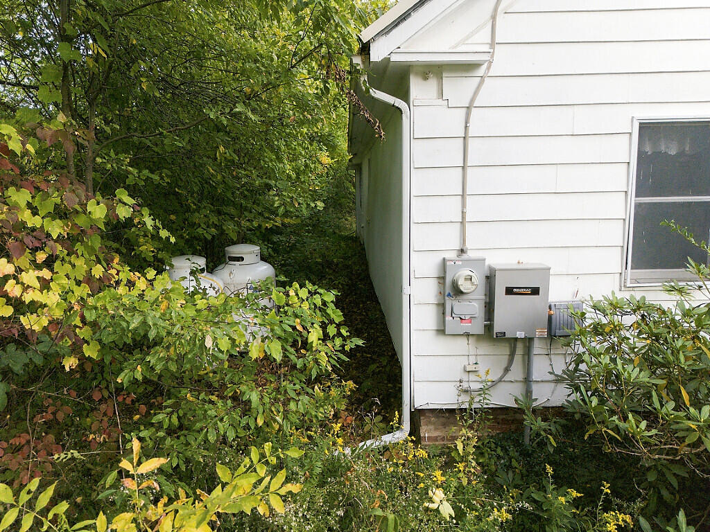 559 Abbott Road Winslow, ME 04901 - Photo 43 of 51 Generator-electrical-propane