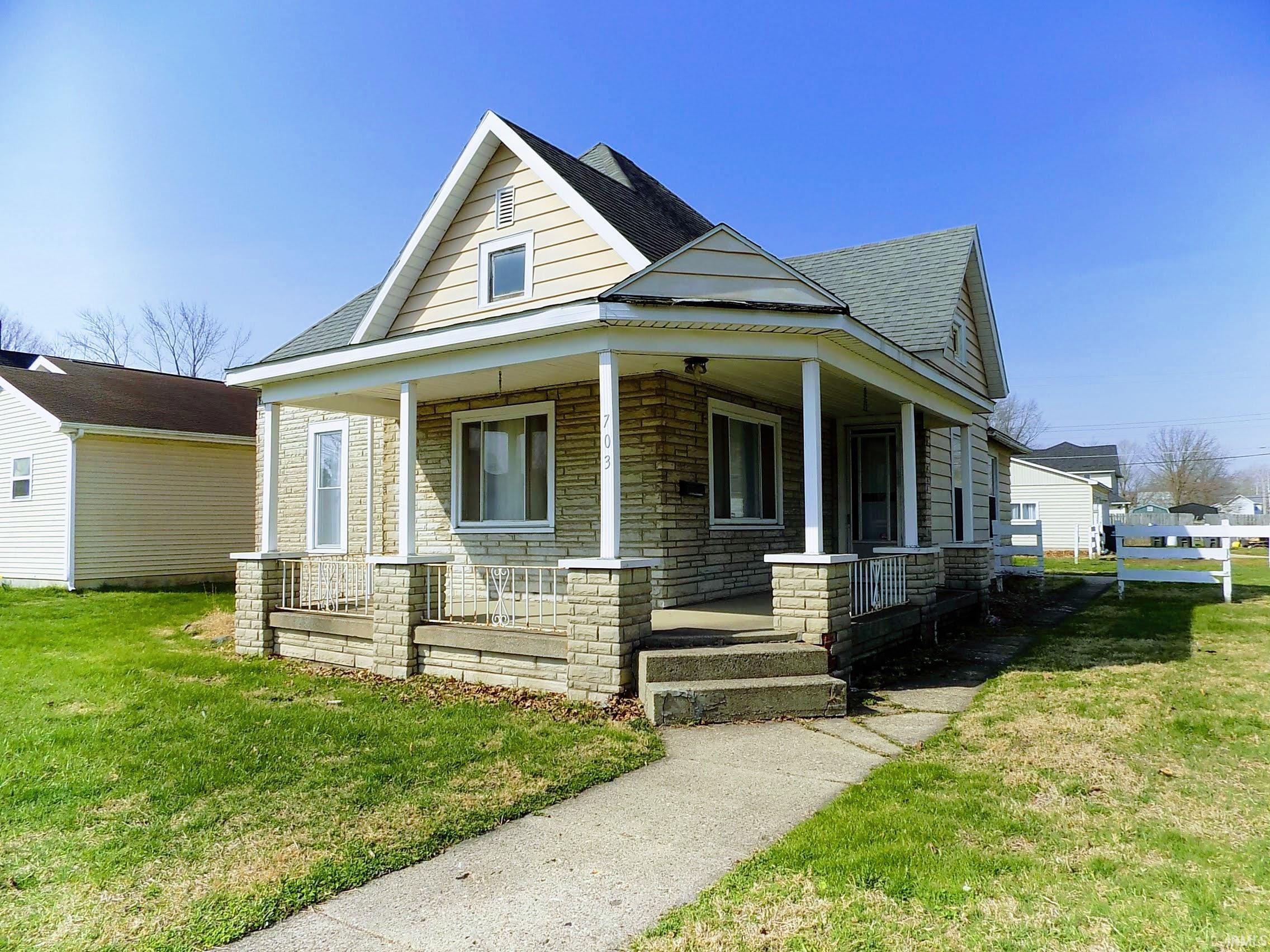 703 South Apperson Way Kokomo, IN 46901 - Photo 2 of 25