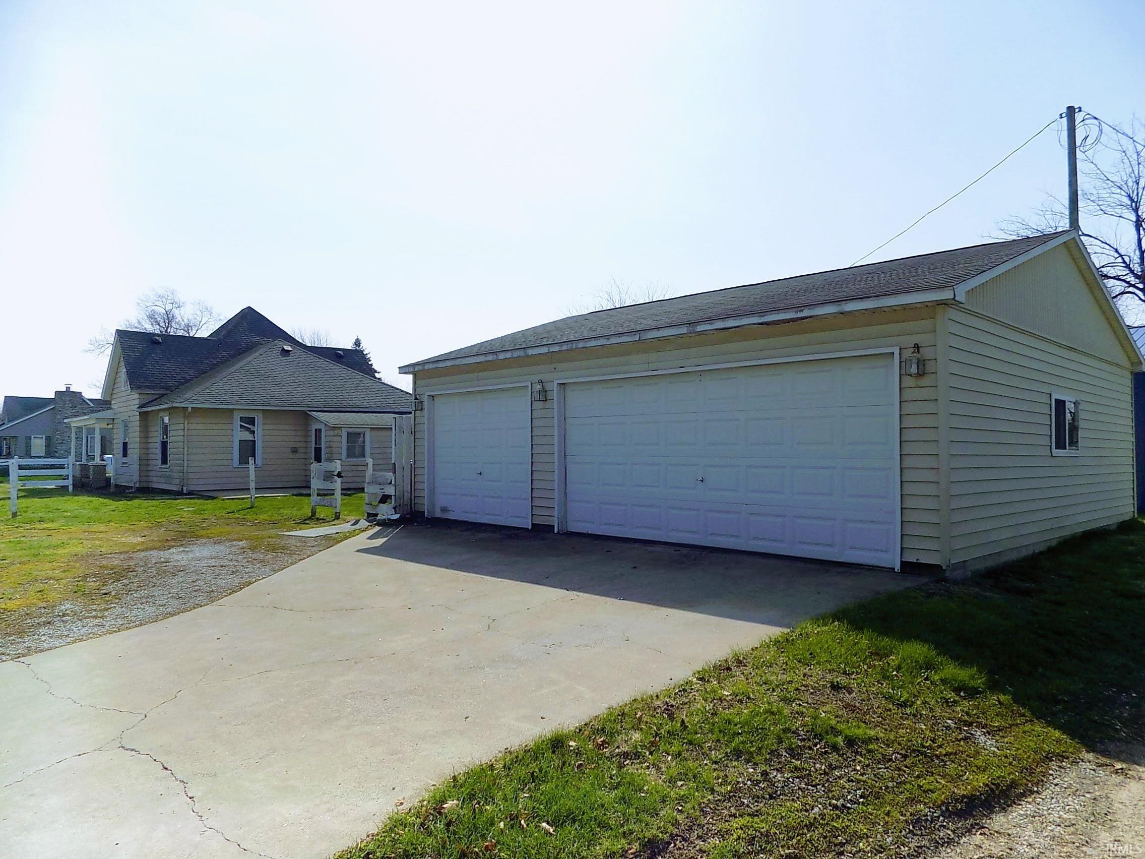 703 South Apperson Way Kokomo, IN 46901 - Photo 4 of 25