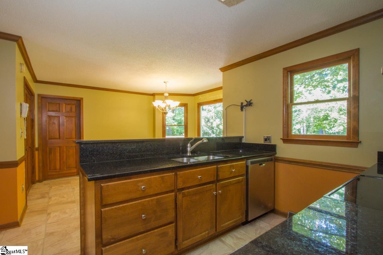 805 Huntington Road Easley, SC 29642 - Photo 6 of 32 Gallery Image 6