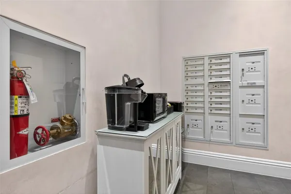 $7,000 | 455 East Palmetto Park Road, Unit 2E, Boca Raton, FL 33432