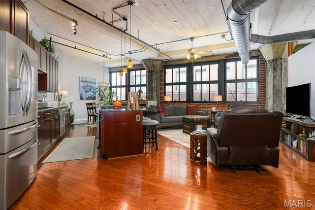 $219,900 | 1619 Washington Avenue, Unit 303, St. Louis, MO 63103