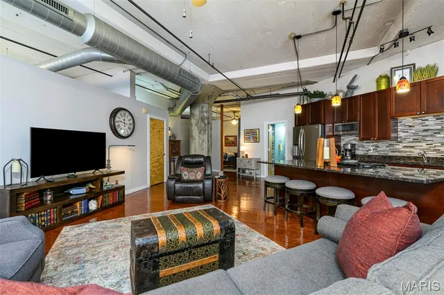 $219,900 | 1619 Washington Avenue, Unit 303, St. Louis, MO 63103